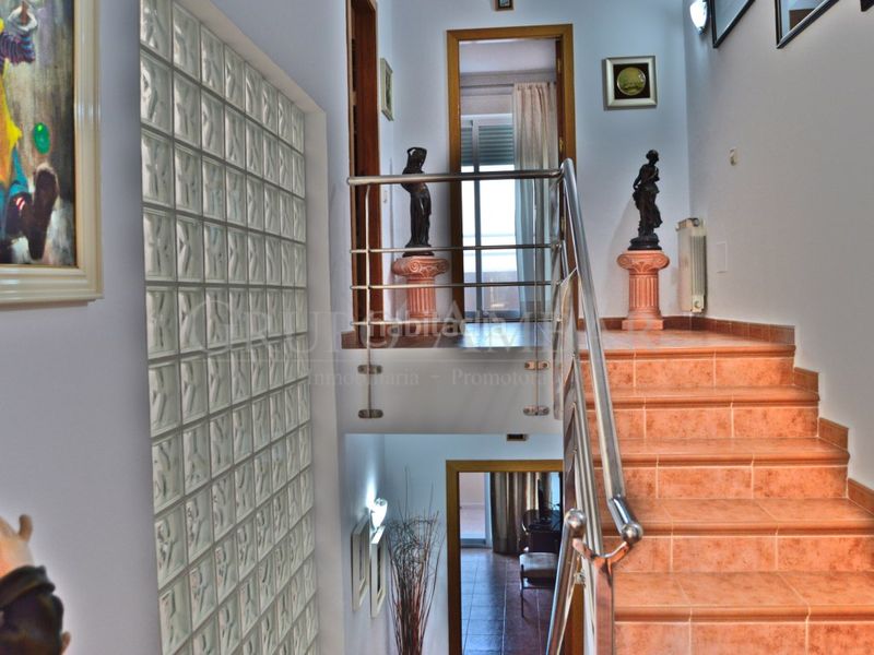 Foto fea77501-2108-4b21-a416-640b5f6e18c3. Casa adossada amb aparcament a S´Eixample-Can Misses Ibiza