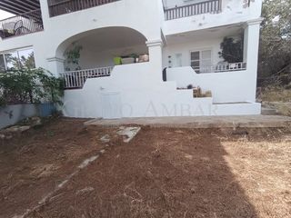 Planta baja  Calle sabadell. Bajo con jardín en venta.