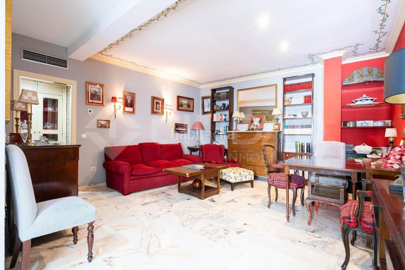 Piso  en  Feria. Vive en el corazón de sevilla, en una de las zonas con más encan