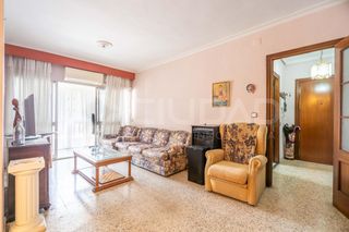 Flat in La Oliva. Amplio y luminoso piso de 4 dormitorios con garaje