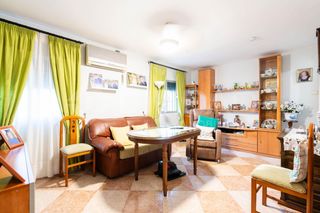 Flat in Los Pájaros. Piso de dos dormitorios en planta baja, muy bien conservado