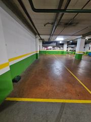 Car parking in Gran via de les corts catalanes 184. Plaza de parking doble en gran via , 184 barcelona .