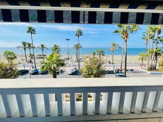 Piccolo appartamento in Paseo marítimo el morche 3. Frontal primera línea playa el morche
