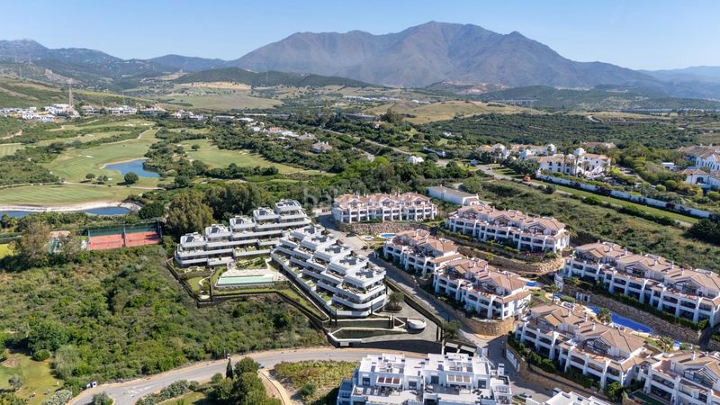 Foto ac8de7f9-1a11-4d4e-a8d3-b478827fe8de. Planta baixa amb aparcament piscina a Casares golf - Casares del sol Casares