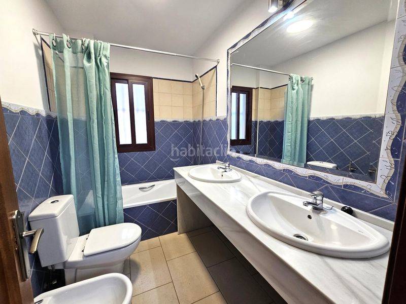 Foto 1f06b3a1-e313-4d18-9b29-16095385063e. Xalet amb aparcament piscina a Novo Sancti Petri Chiclana de la Frontera