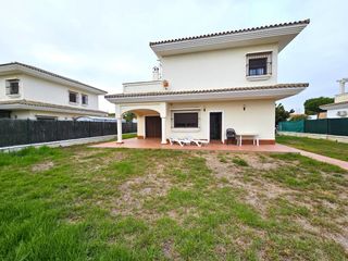Chalet à Novo Sancti Petri. Villa en loma sancti petri, chiclana de la frontera