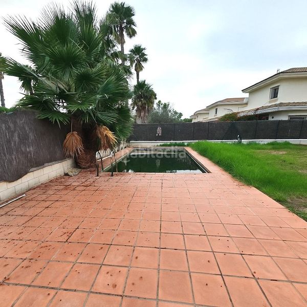 Foto 7979ef1b-4835-4d73-8d80-8d30e41479f0. Xalet amb aparcament piscina a Novo Sancti Petri Chiclana de la Frontera