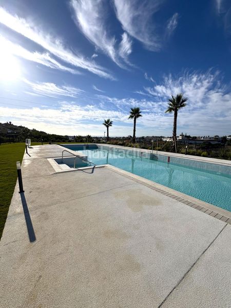 Foto bf1e5b45-3d4d-4286-969f-54dd7fa7a94e. Apartament amb calefacció aparcament piscina a Bel - Air Estepona