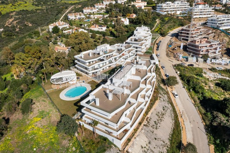 Foto 1b86c2c9-f2e1-43b8-b863-c9747d2de9e0. Apartament amb calefacció aparcament piscina a Guadalobón Estepona