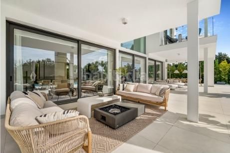 Foto 158a9fb4-45c5-4ccd-96eb-416fd5e95bd8. Xalet amb calefacció aparcament piscina a lomas de Marbella club Marbella