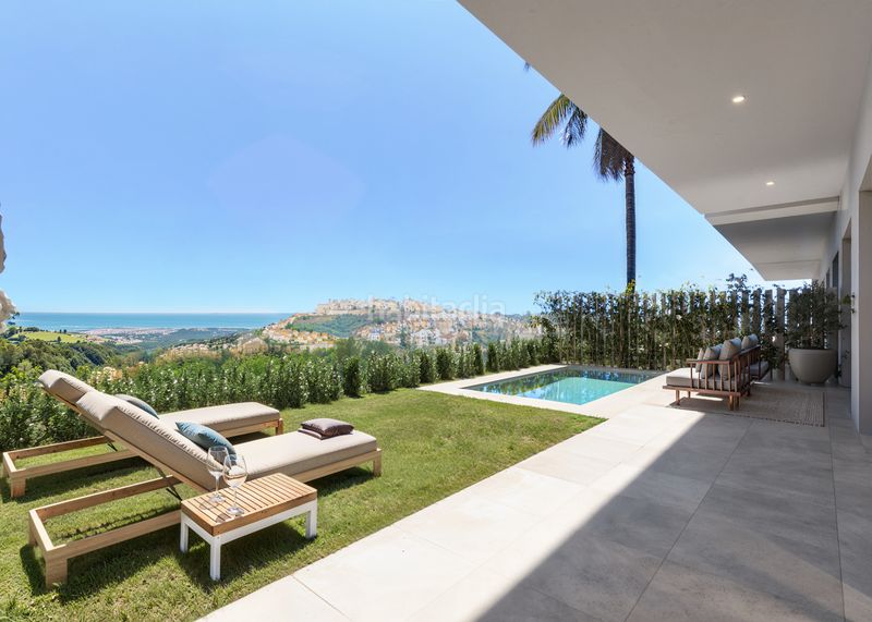Foto 6a9eb6a0-9ae9-403a-a23d-8e6c16096534. Maison jumelée 193m<sup>2</sup> avec parking piscine dans Casares golf - Casares del sol Casares