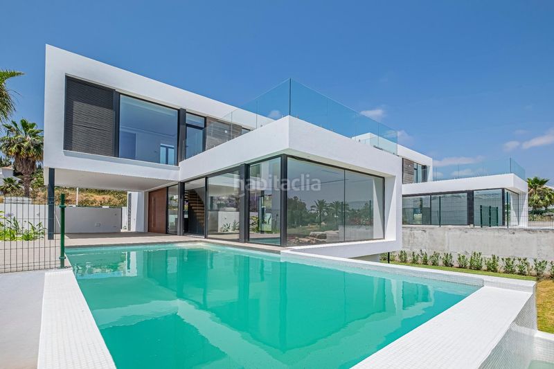 Foto d0eed761-3647-41f7-8ba2-d8e3e2d9b0f7. Xalet amb calefacció aparcament piscina a Paraiso - Barronal Estepona