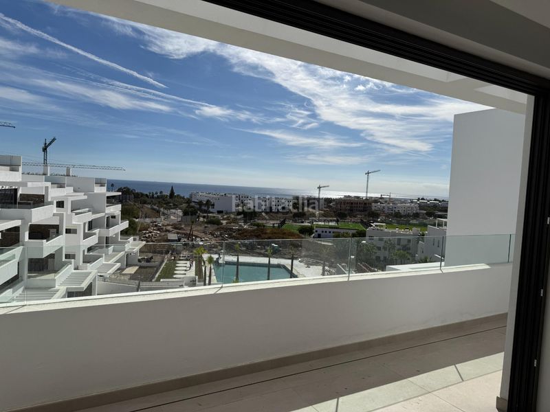 Foto 4c405758-b4e7-4d67-b0fa-5a5b0642b7b9. Àtic amb aparcament piscina a Guadalobón Estepona