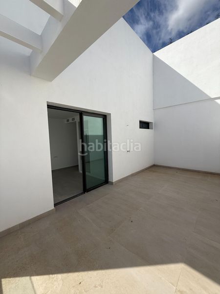 Foto b813446a-9b01-4534-a149-3c57a0179ce3. Àtic amb aparcament piscina a Guadalobón Estepona