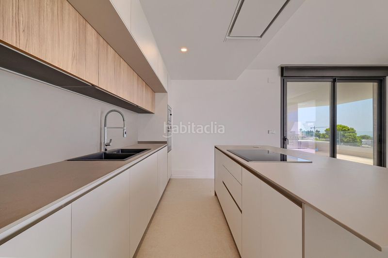 Foto d73a1886-d5e8-4560-8855-8e54e5c0c44c. Apartament amb aparcament piscina a El Higuerón Fuengirola