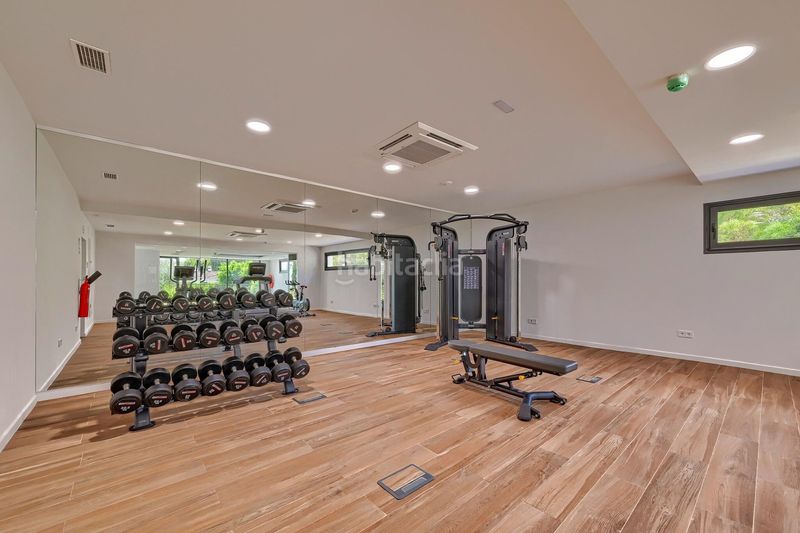 Foto db4f7ec3-4a6f-4927-acc2-78c3b9176eee. Apartament amb aparcament piscina a El Higuerón Fuengirola
