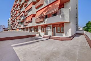 Apartament a Avenida Avenida Arias Maldonado