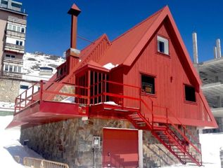 Casa in Camino de los Neveros - Serrallo. Casa independiente en sierra nevada