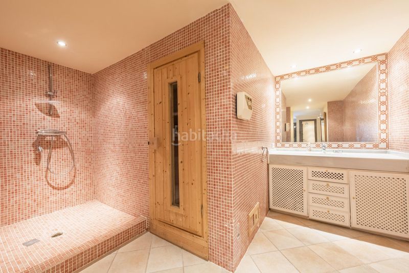 Foto a689704c-3e9e-4c62-8461-5b833130dc36. Xalet amb calefacció aparcament piscina a Las Brisas Marbella