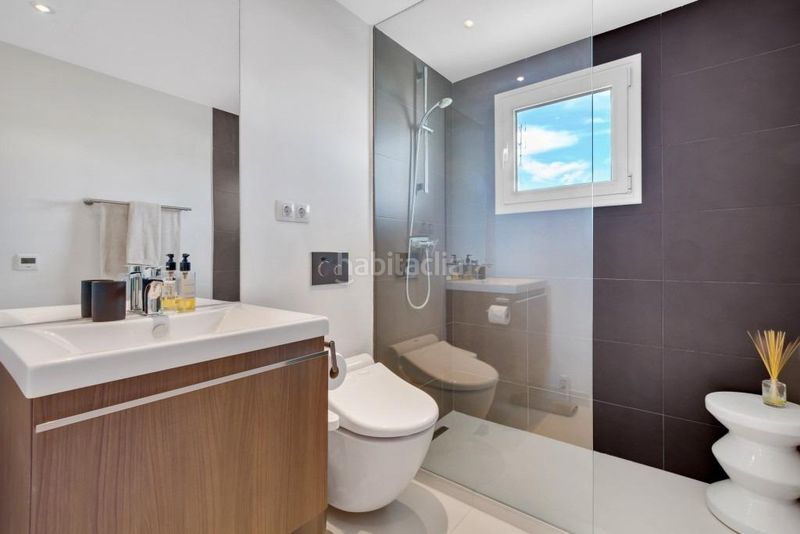 Foto e756e5ff-82c4-4116-8381-dd73e7aa75b6. Xalet amb calefacció aparcament piscina a Los Naranjos Marbella