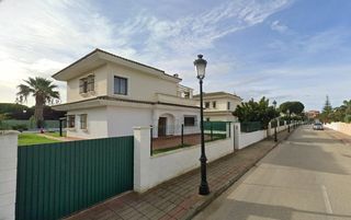 Chalet in Novo Sancti Petri. Villa en loma sancti petri, chiclana de la frontera