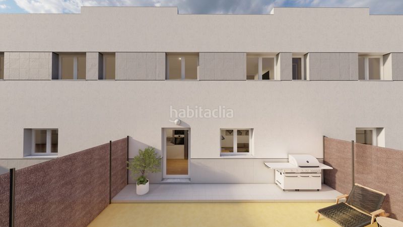 Foto b4ae821e-832c-4f78-abb7-74000ea8bf57. Edificio en calle sevilla 72 en Almensilla