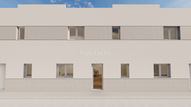 Foto 6bcc2bae-95a8-4d32-b0c2-854b09a5153d. Edificio en calle sevilla 72 en Almensilla