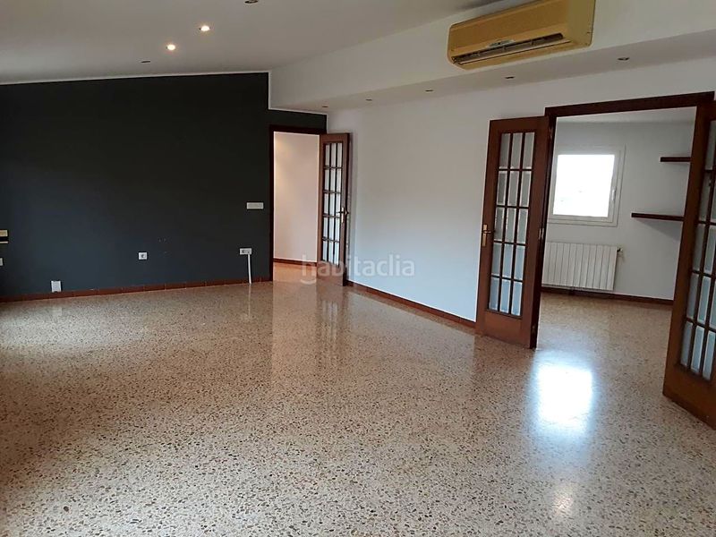 Foto b7092426-59aa-477c-a0b4-3463bf7e632c. Casa a ample 13 a Castellví de la Marca