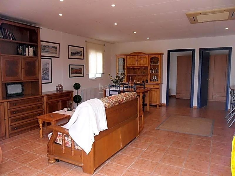 Foto d829108f-cbe1-4e8c-a708-411061b6b829. Casa a ample 13 a Castellví de la Marca