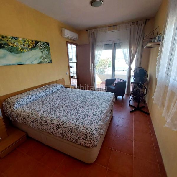 Foto e4b44f76-579c-4853-9457-2d94bb231022. Casa amb piscina a Olèrdola