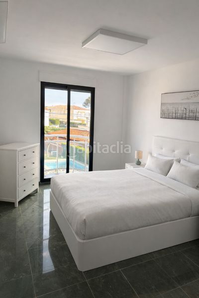 Foto 5d6b0794-dd07-4e06-887d-38846a102f64. Casa aparellada amb aparcament piscina a Sierra Perenchiza-Cumbres de Calicanto-Sto Domingo Chiva
