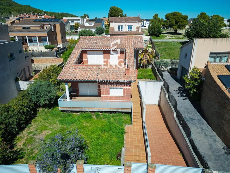 Foto f64c7353-c966-4bfe-869d-797e063cbe19. Xalet amb calefacció aparcament a Ciutat jardí Bonanova Calafell