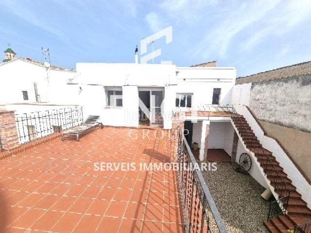 Foto f6ebf154-a3d4-4d72-bb5d-6598f939a8d2. Xalet amb calefacció aparcament a Salomó