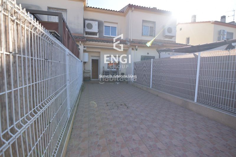 Foto 9dd42a5c-1562-48a5-99a8-87068be4b5f3. Casa adossada a Santa Oliva