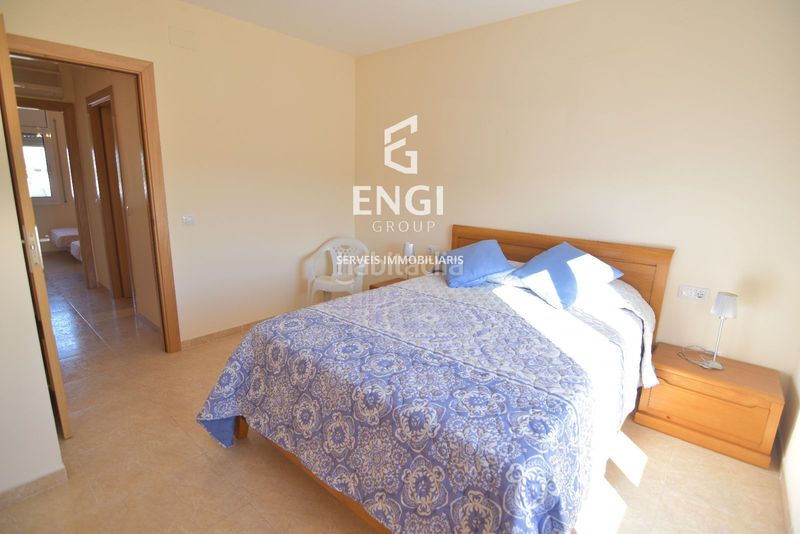 Foto f604fe12-8dab-48b3-b934-c81e7d39c70c. Casa adossada a Santa Oliva