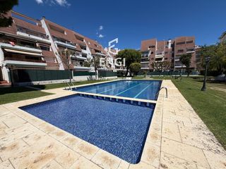 Duplex in Calafell Residencial. Espectacular ático dúplex con piscina en calafell