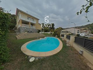 Chalet  Pau casals. Chalet independiente de obra vista con vistas panor�micas al mar