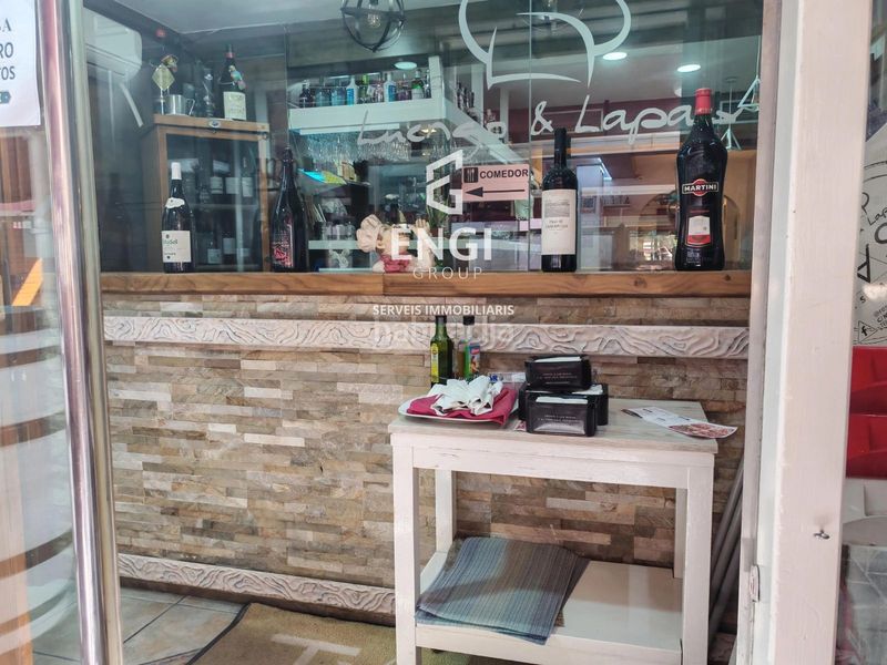 Foto 4e97f46e-b233-412f-8a28-8414a712e51e. Local comercial a Centre Castelldefels