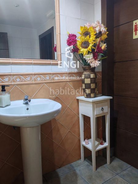 Foto 8e6c0f5d-0f46-4ac8-9388-6dd752b8a88c. Local comercial a Centre Castelldefels