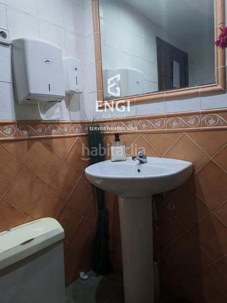 Foto b67bd548-4568-4f54-b95f-e79ec966b765. Local comercial a Centre Castelldefels