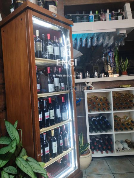 Foto eecb30f7-8122-493d-bf24-a5f024cbbf25. Local comercial a Centre Castelldefels