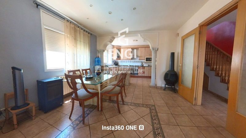 Foto 09ca675f-ea34-4b7d-af77-fc8af80e3220. Chalet avec chauffage parking piscine dans Piera