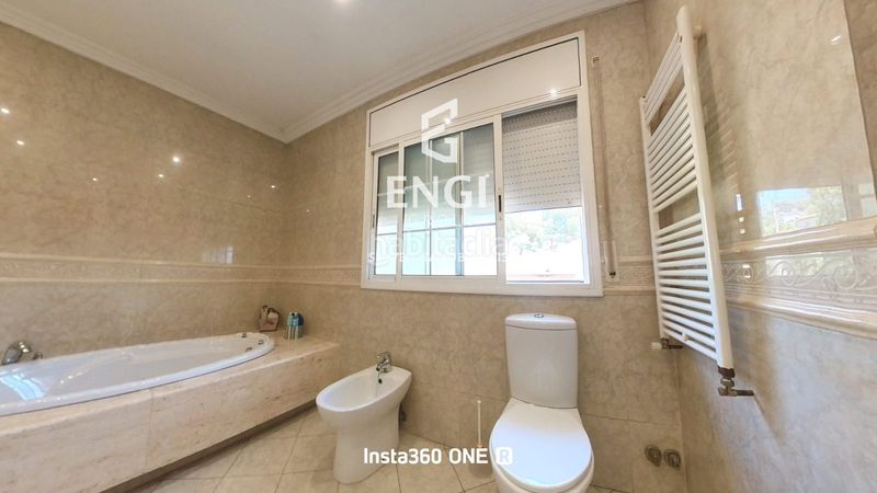 Foto ec3be06b-f675-40fe-8455-6f5233c761cd. Chalet avec chauffage parking piscine dans Piera