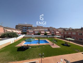 Casa adossada  Alt emporda. Casa adosada en el vendrell con piscina