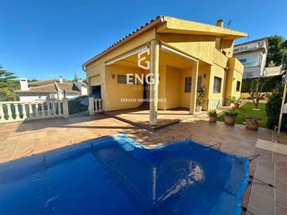 Chalet in La Franquesa-Oasis Park. Casa en oasis  el vendrell