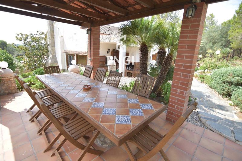 Foto 741c3511-fa88-4b72-8478-9402ae5fec55. Casa amb piscina a Montmell (El)