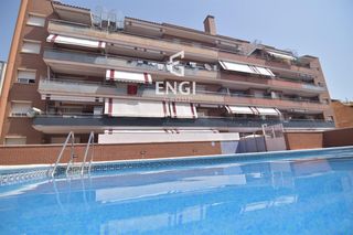 Appartamento  Sant vicenç. Moderno piso seminuevo en el vendrell con piscina y amplia terra