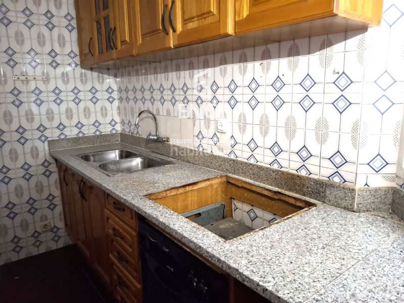 Foto bbd3573a-cb42-4616-ba2f-566fbfd4c6c6. Pis a Calafell platja Calafell