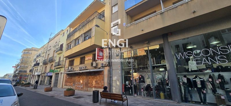 Foto d87f3972-a0fb-4df0-a530-6c3747bd13de. Edificio in Centre Vendrell (El)