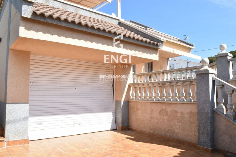 Foto b32ab286-b527-41bd-a1c3-2f2850d5f87a. Xalet amb calefacció aparcament piscina a Bellamar Calafell